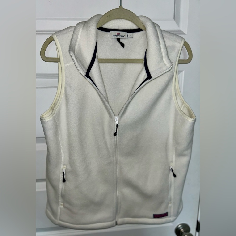 Women’s Vineyard Vines White Sweater Best Size Large